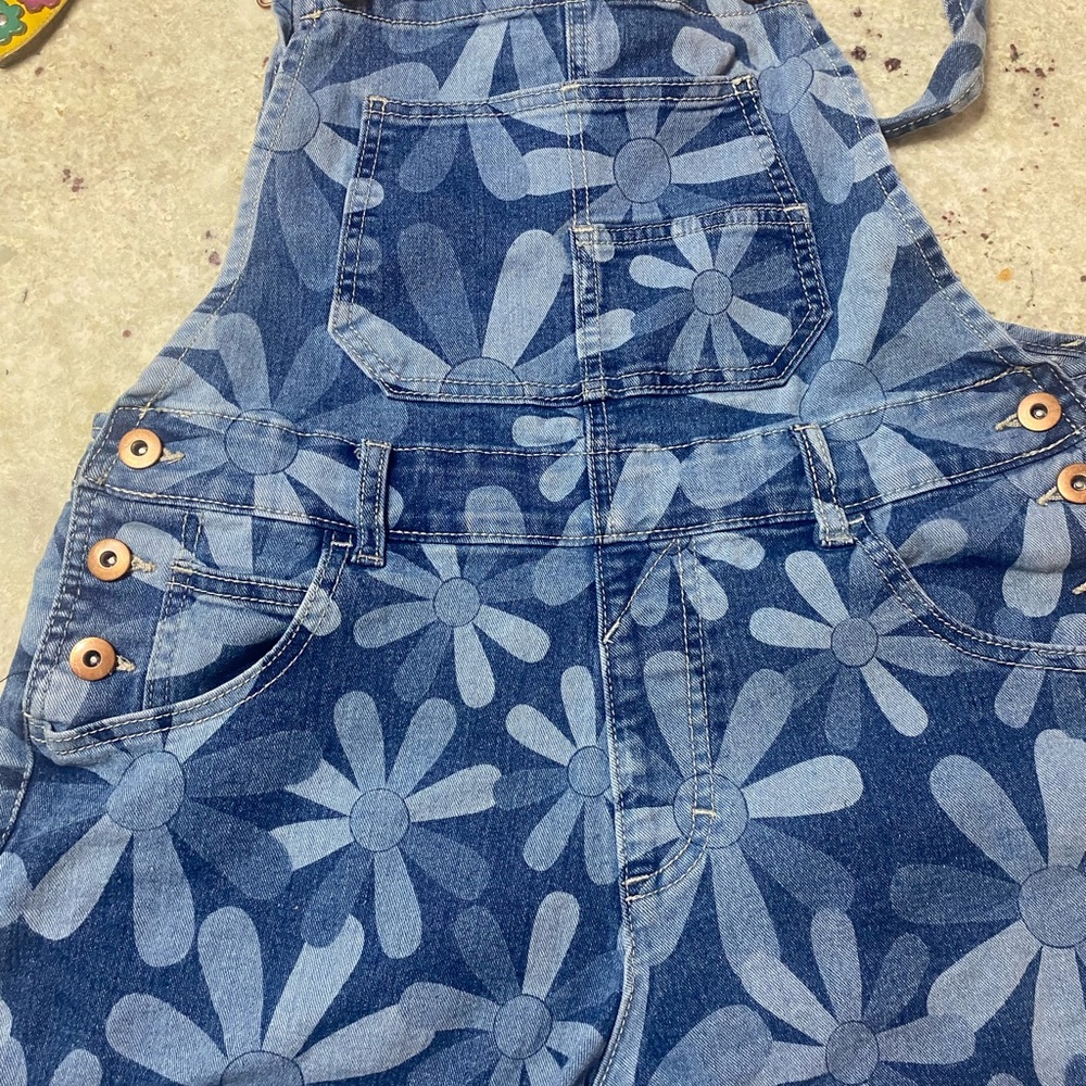 Floral Denim Overalls no boundaries size‎ medium 7-9